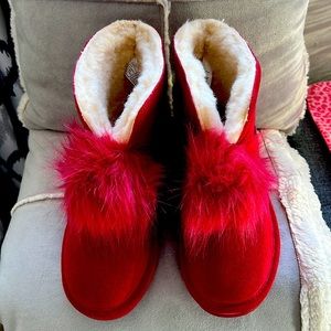 Bearpaw red suede booties